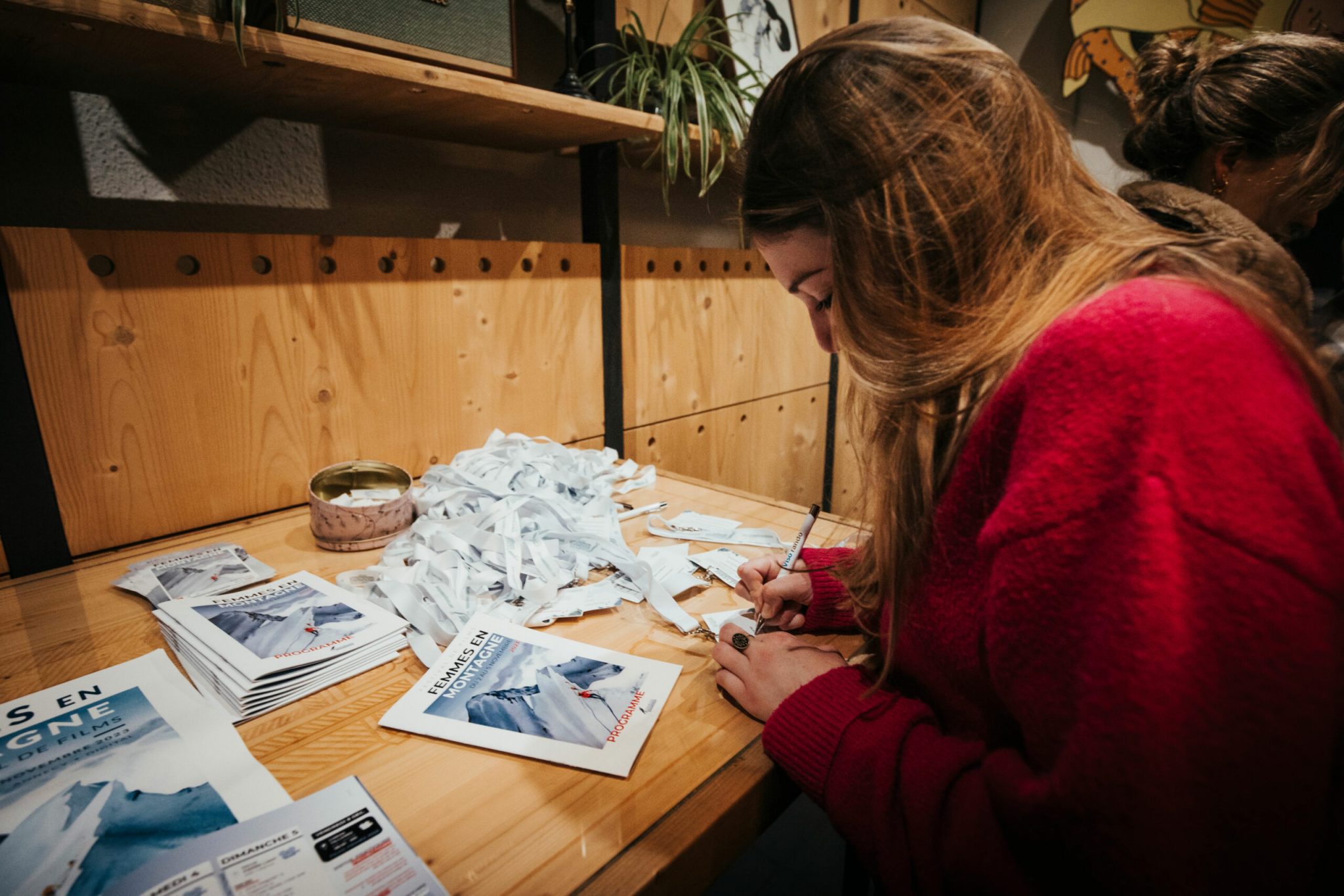 Verre des montagnardes femmes en montagne