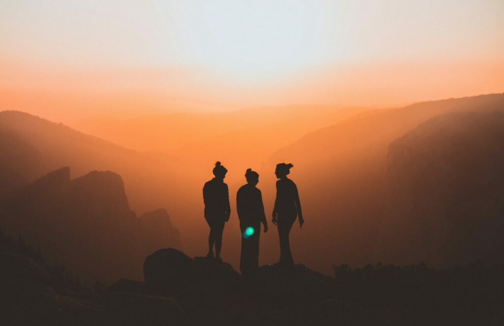 benevole_femmes_en_montagne_photo