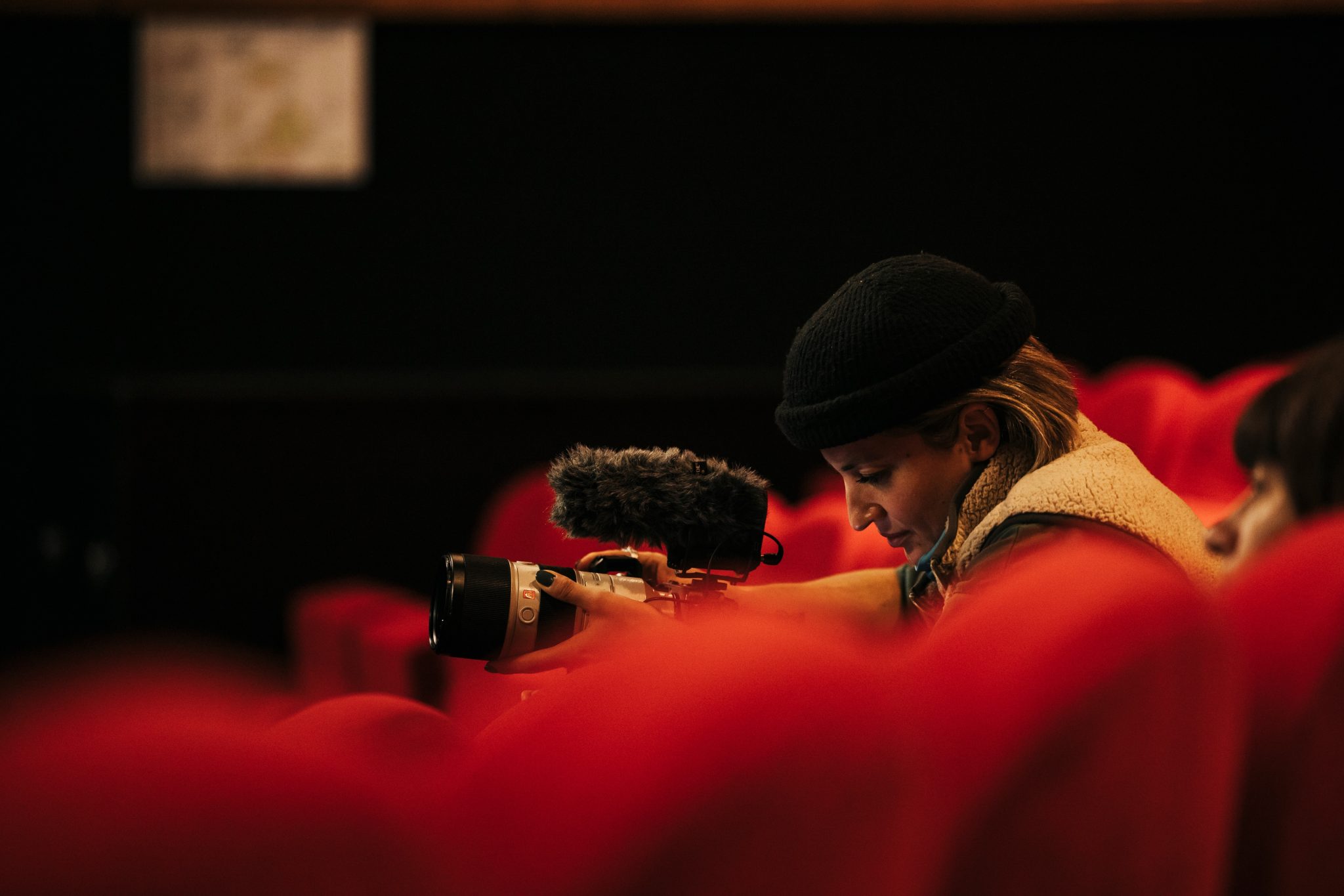 Femmes derriere la caméra femmes en montagne